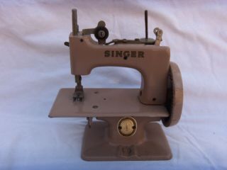 Vintage Singer Childs Sewing Machine Made In Great Britain