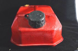 Vintage Usmc Blitz Fuel Gas Can 1 1/2 Gallon 5.  7 Liters,  Red Painted Metal