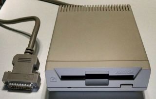 Commodore Amiga A1011 3.  5 " External Disk Drive.
