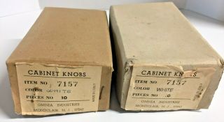 Vintage Rare 2 Boxes (28) Porcelain Cabinet Drawer Pull Knobs Purchased In 1976