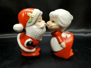 2 Vintage Miniature Christmas Kissing Santa And Mrs.  Claus Ornaments Ceramic