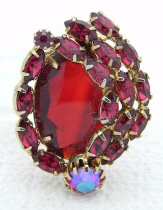 Vintage Gold Tone Ruby Red Rhinestone Art Deco Style Flower Brooch Pin