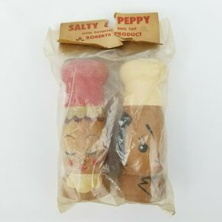 Nos Vintage Roberts Japan Salty & Peppy Chef Wooden Salt And Pepper Shakers Set