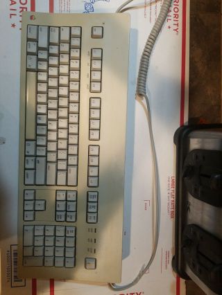 Apple Extended Keyboard M0115 With Cable