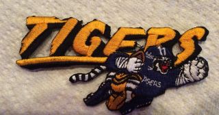 CLEMSON U - Clemson Tigers RARE Vintage Embroidered Iron On Patch (NCAA) 4 