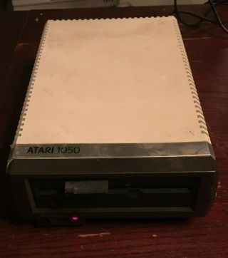 Atari 1050 Drive Floppy - - Powers On