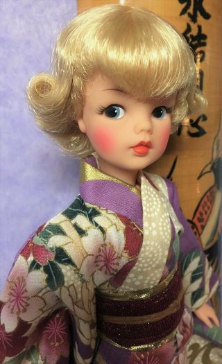 Vintage Ideal Platinum Blonde Tammy Doll In Japanese Kimono Booklet And Stand