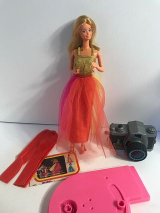 Mattel 1977 Fashion Photo Superstar Barbie Doll In Outfit Accessories
