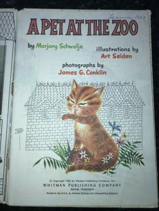VINTAGE Picture Book A PET AT THE ZOO 1965 RARE Children’s 2