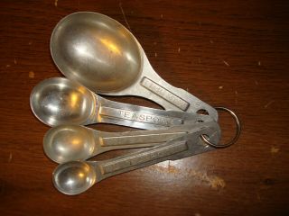 Set 4 Vintage Aluminum Measuring Spoons U.  S.  Std 1/4 1/2 1 Teaspoon & Tablespoon
