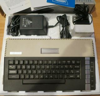Vintage Atari 800XL Home Personal Computer Box - Powers on, 2