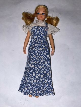 Vintage 1970 Living Skipper Doll 1147 In 9123 Best Buy Blue White Floral Dress
