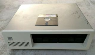 Vintage Ibm 5160 Personal Desktop Computer Xt - Powers On -