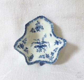 Small Antique 18th C First Period Worcester Porcelain Leaf Pickle Dish C1768/70