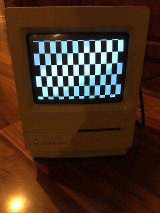 Vintage Macintosh Classic Apple Computer M0420