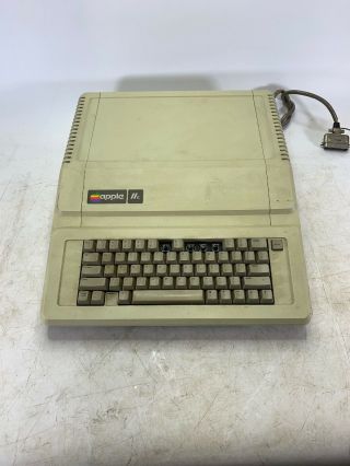 Vintage Apple Ii 2e Computer A2s2064 Parts Repair Salvaged