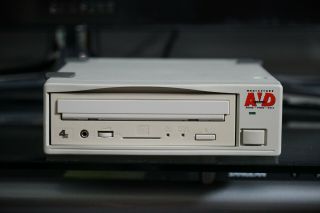 Mediastore AVD 4x / 6x Yamaha CDR400t - NB External SCSI CD - ROM Drive READ 2