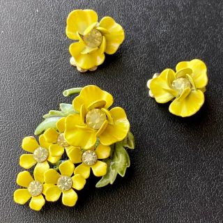 Signed Coro Vintage Yellow Enamel Rhinestone Flower Brooch Pin & Earring Set 724