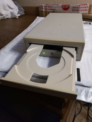 AppleCD 600e Quad Speed External Apple CD - Rom Drive & SCSI Cable 3