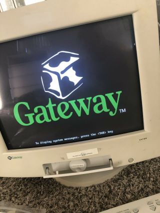 VTG Gateway LP Mini Tower KAD Select 600 Computer w ev700,  keyboard,  software 2