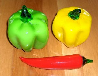 3 Vintage Murano Hand Blown Yellow Green Red Hot Chili Peppers Art Glass Fruit