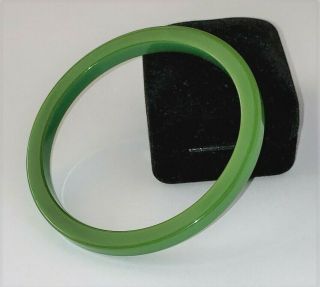 Vintage Green Bakelite Bangle Bracelet Squared Edges