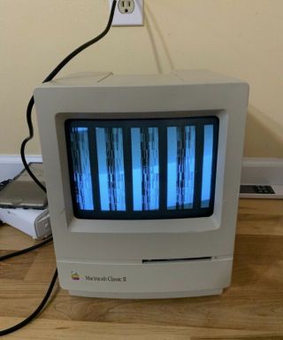 Apple Macintosh Classic Ii M4150 - Not Powers On Screen Garbled