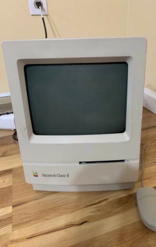 Apple Macintosh Classic II M4150 - Not Powers On Screen Garbled 2