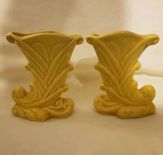 Shawnee Yellow Cornucopia Pair Vases Horn Of Plenty Usa 825 Planter Vtg Pottery