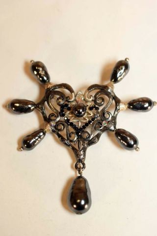Rare Vintage Christian Lacroix French Glass Baroque Pearl Heart Pin Brooch