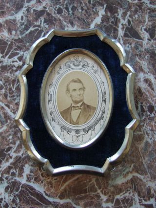 Civil War Era Abraham Lincoln Cdv Photograph In Antique Velvet Mourning Frame