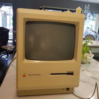 Vintage Apple Macintosh Plus 1mb Model M0001a
