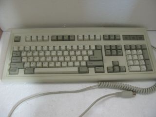 Vintage Focus Keyboard Ibm At Xt Sk - 8801 Lite - On 5 - Pin Din Beige
