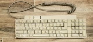 Vintage Apple Iigs Keyboard A9m0330 Cleaned And With Cable.