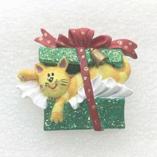 Vintage Cat Wrapped In Christmas Present Brooch Pin Gift Glitter Resin Jewelry