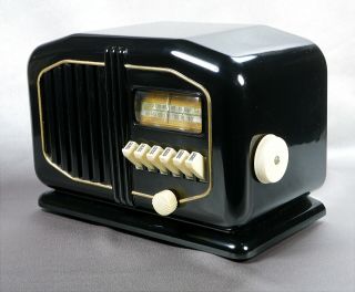 Truetone Stratoscope Model D2615 Antique Bakelite Tube Radio 1946 Restored