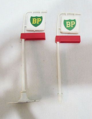 Pair Bp Gas Service Station Signs For Matchbox Lesney Mg - 1 Set Vintage Plastic