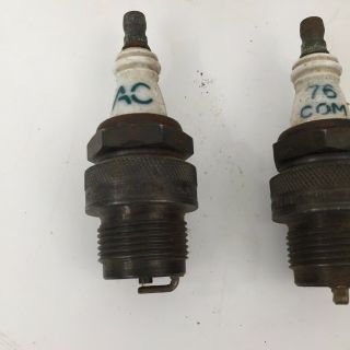 ANTIQUE ENGINE SPARK PLUGS AC 76 COM with two boxes Made in FLINT MICHIGAN USA 2