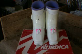Vintage Women Nordica N507 Ski Boots Size 23.  0 Women 
