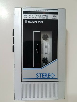 Vintage Sanyo M - G27 Am/fm Stereo Portable Cassette Player