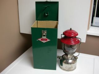 Vintage Coleman 200 Lantern In Metal Case March 1956