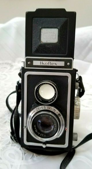 Vintage Zeiss Ikon Ikoflex Twin Lens Camera With Case,  1:3.  5/75mm Lens