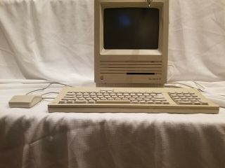 Apple Macintosh Se Model M5011,  Mouse,  Keyboard,  Finder 6.  1,  System 6.  0,