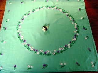 Vintage Hand Embroidered Tablecloth Circle Of Meadow Flowers Daisies & Clover