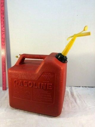 Vintage Chilton Gas Can 5 1/4 Gallon Model P50 Vented Very