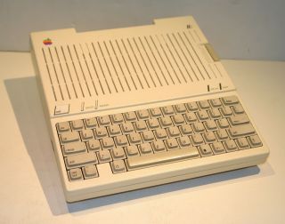 Vintage Apple IIc A2S4000 with Power Supply - Boots,  but needs disk drive repair 2