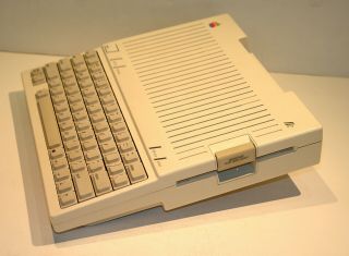 Vintage Apple IIc A2S4000 with Power Supply - Boots,  but needs disk drive repair 3