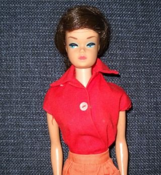 Vintage Fashion Queen Barbie Doll With Vintage Pak Clothing and One Wig 2