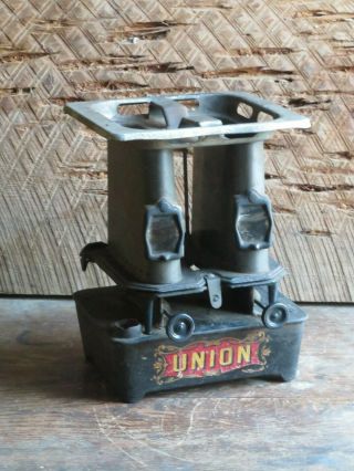 Vintage Union Sad - Iron Heater Gardner,  Mass.  Antique Kerosene Oil Warmer Stove