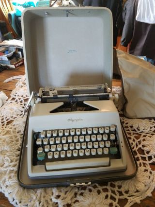 Vintage 1960 ' s Typewriter Olympia Werke West Germany with Case 2
